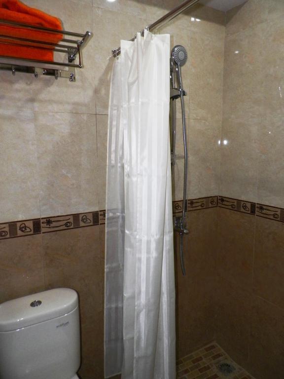 Maranatha Grand Hotel Γιογκιακάρτα Δωμάτιο φωτογραφία