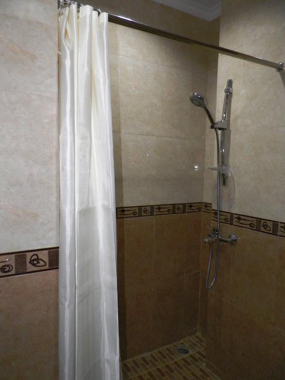 Maranatha Grand Hotel Γιογκιακάρτα Δωμάτιο φωτογραφία